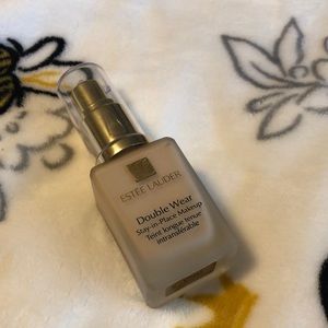 Estée Lauder Double Wear Foundation